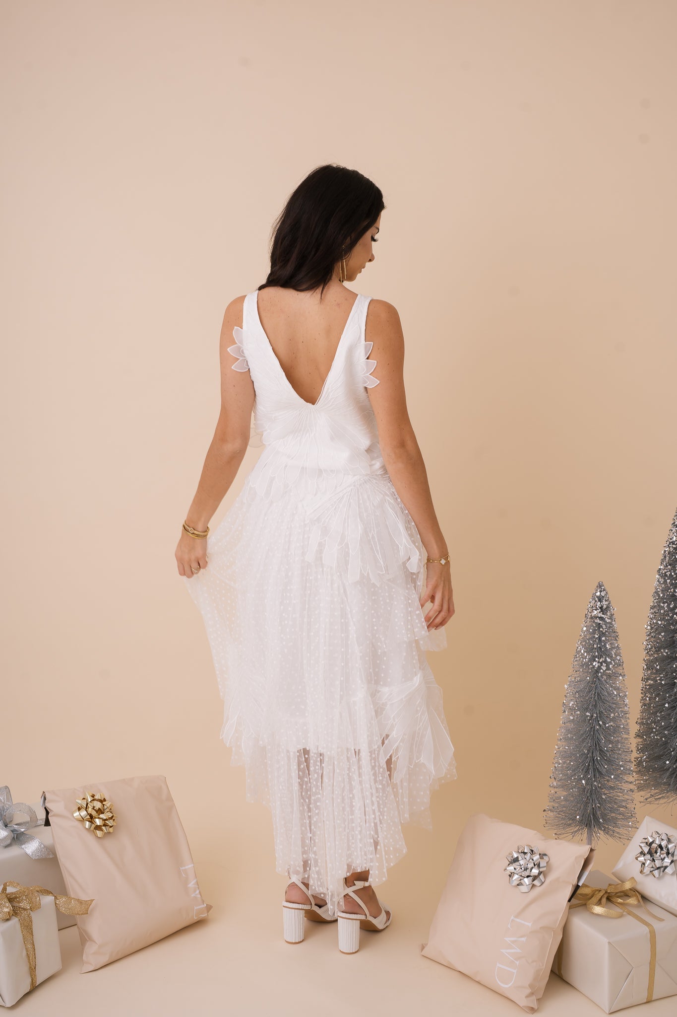 Sleeveless Rhythmic Appliqued Tulle Midi Dress